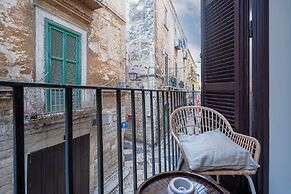 Private Luxury Suite in Bari Center