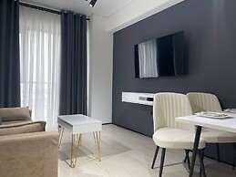 Akay city White studio