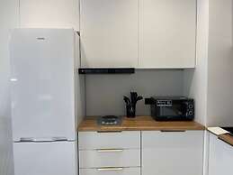 Akay city White studio
