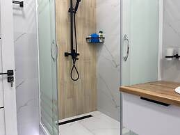 Akay city White studio