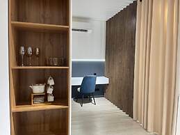 Akay city White studio