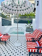 Petit Pineapple House Villa & Guesthouse