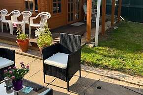3-bed House Sleeps 4 With Free Parking