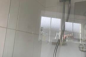 3-bed House Sleeps 4 With Free Parking