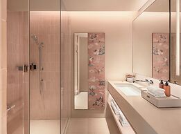 KROMO Bangkok, Curio Collection by Hilton