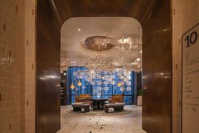 KROMO Bangkok, Curio Collection by Hilton