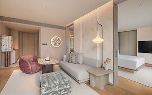 KROMO Bangkok, Curio Collection by Hilton