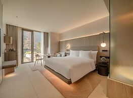 KROMO Bangkok, Curio Collection by Hilton
