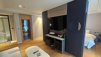 The Gleam Hotel