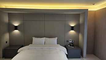 The Gleam Hotel