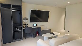 The Gleam Hotel