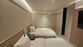 The Gleam Hotel