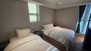 The Gleam Hotel