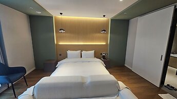 The Gleam Hotel