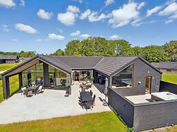 5 Star Holiday Home in Sydals