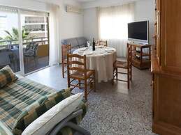 River - Apartment In Daimus. Free Wifi