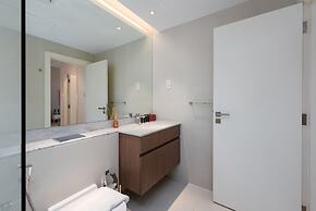 Contemporary La Mer 1BR w Beach Access