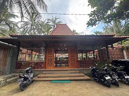 Villa Lova Sambirenteng