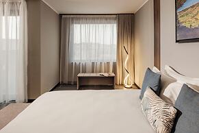 Isabella Suites