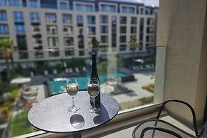 Azur Premium Resort