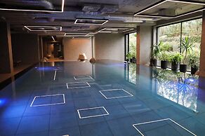 Azur Premium Resort