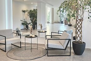 Azur Premium Resort