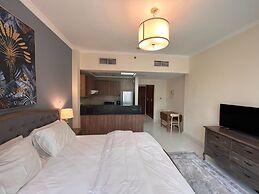 Stylish Studio With Balcony in Downtown Dubai