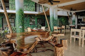 Bonding Coffee Roaster Café & Hotel