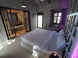 Chi House