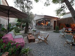 Chi House