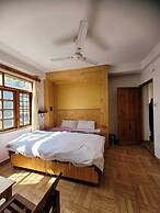 Hills Homestay and Devallya