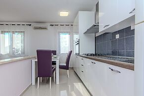 Holiday home Suric