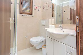 Holiday home Suric