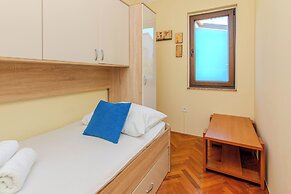 Holiday home Suric