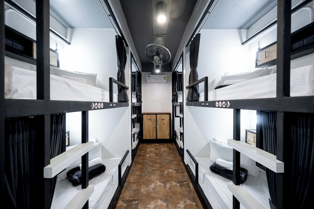 Vibes Hostel Bangkok