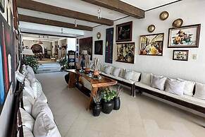 Sirom Beach House
