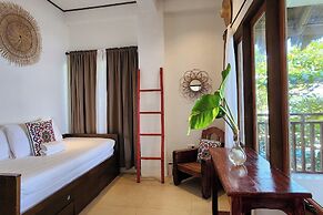 Sirom Beach House