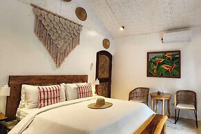 Sirom Beach House