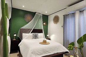 Sirom Beach House