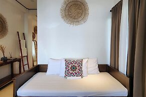 Sirom Beach House