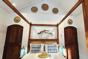 Sirom Beach House
