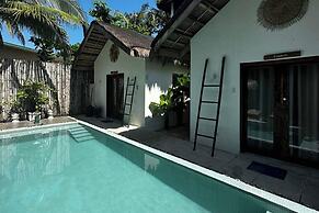 Sirom Beach House