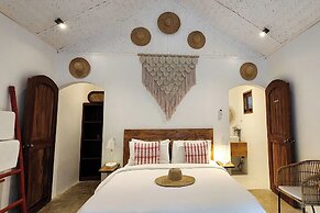 Sirom Beach House