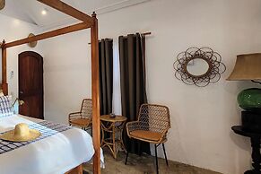 Sirom Beach House
