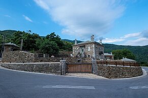 Nostos Country House