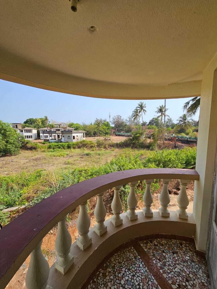 Casa De Abhishek - Breezy 2 BHK