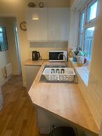 Stylish Comfotabe Riverside Cottage