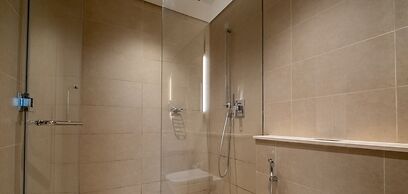 LUX The Marina Gate Sea View Suite 2