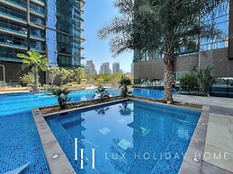 LUX The Marina Gate Sea View Suite 2