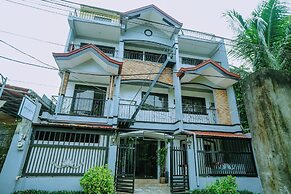 Hymn's Tourist Inn